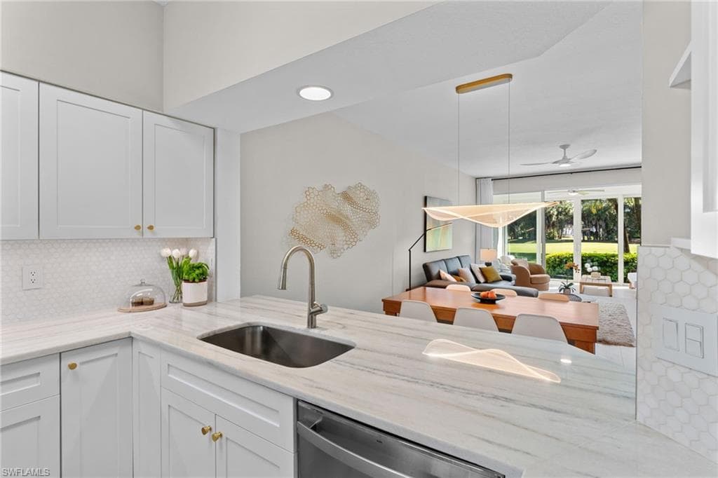 1960 Willow Bend Cir #102, Naples, photo 3