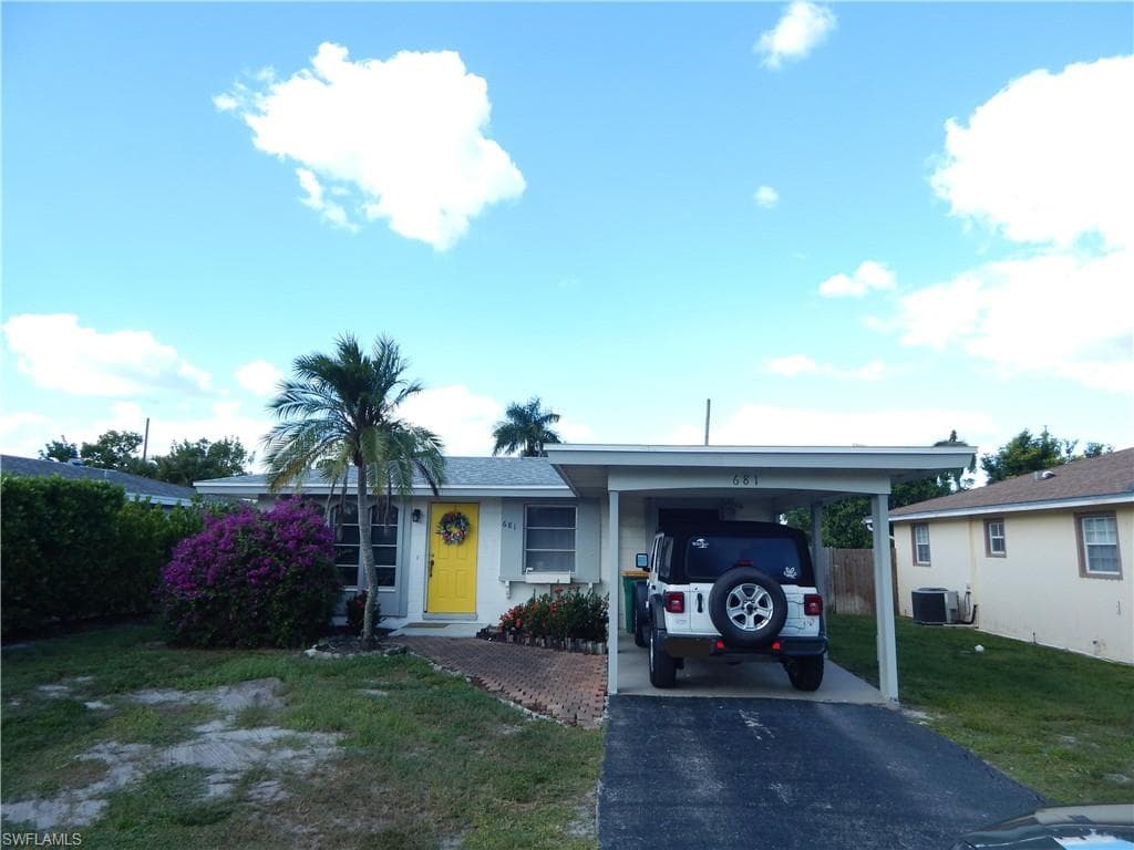 681 99th Ave, Naples