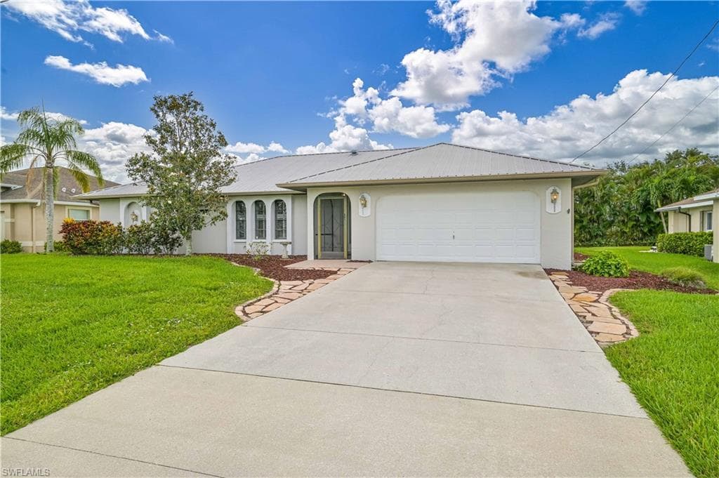 634 32nd St, Cape Coral, photo 2