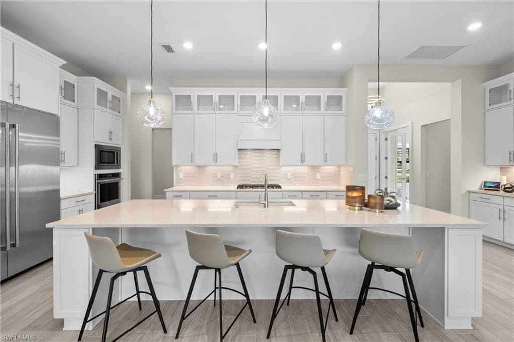 19619 Panther Island Blvd, Estero