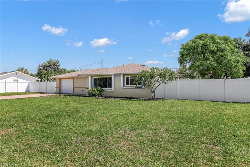 4690 Capri Dr, Naples, photo 2