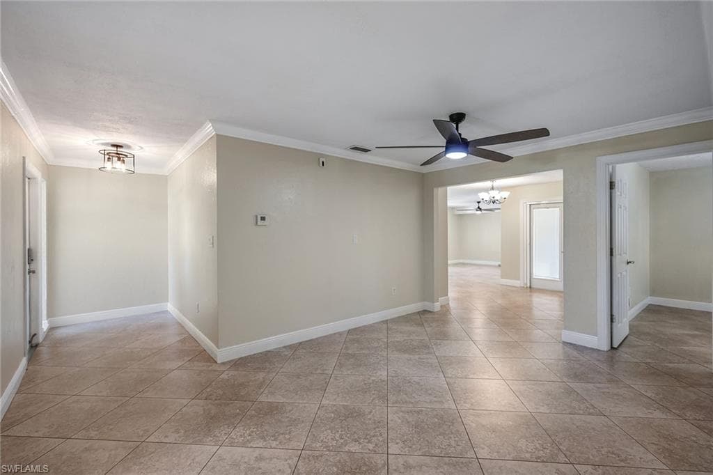 4690 Capri Dr, Naples, photo 3