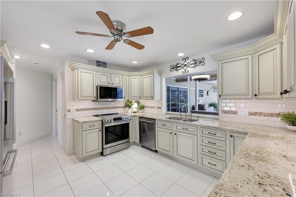 1950 Imperial Golf Co Blvd, Naples, photo 2