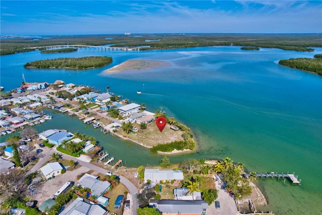 105 Bayshore Way, Goodland