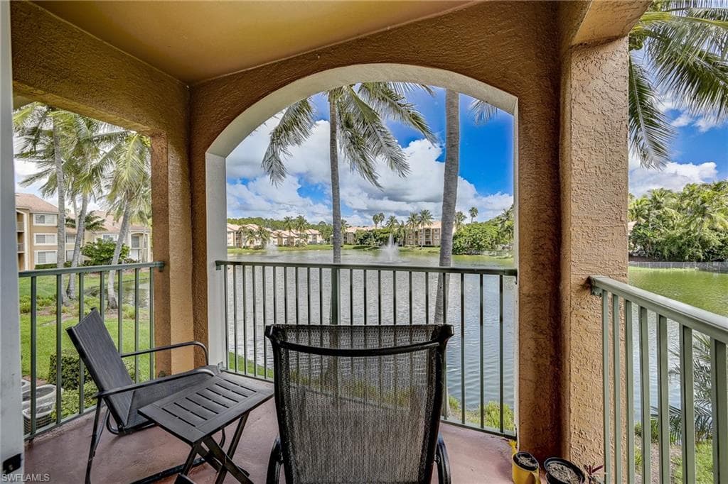 1185 Wildwood Lakes Blvd #208, Naples