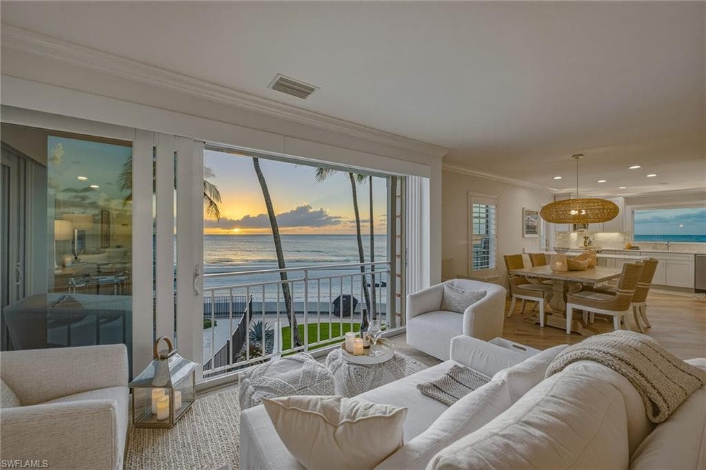 2401 Gulf Shore Blvd #8, Naples, photo 2
