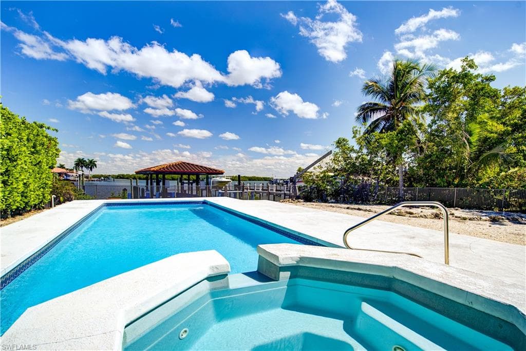 11 Capri Blvd, Naples, photo 2
