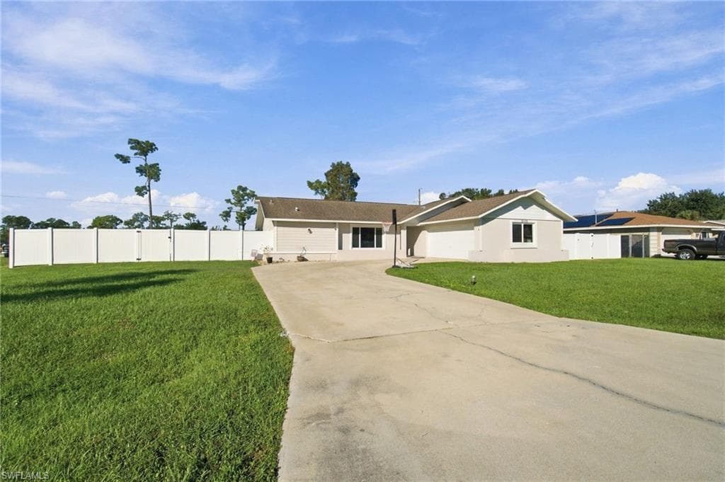 18688 Bradenton Rd, Fort Myers