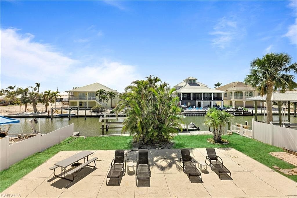 220 Curlew St, Fort Myers Beach, photo 3