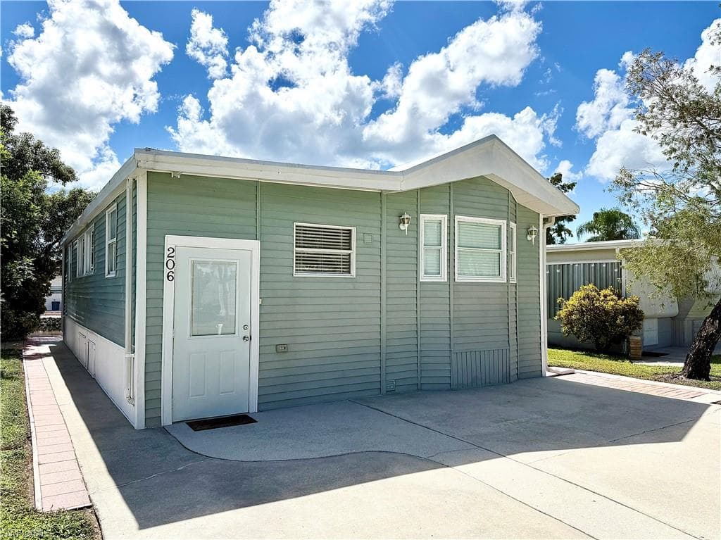 206 Cheetah Dr #206, Naples
