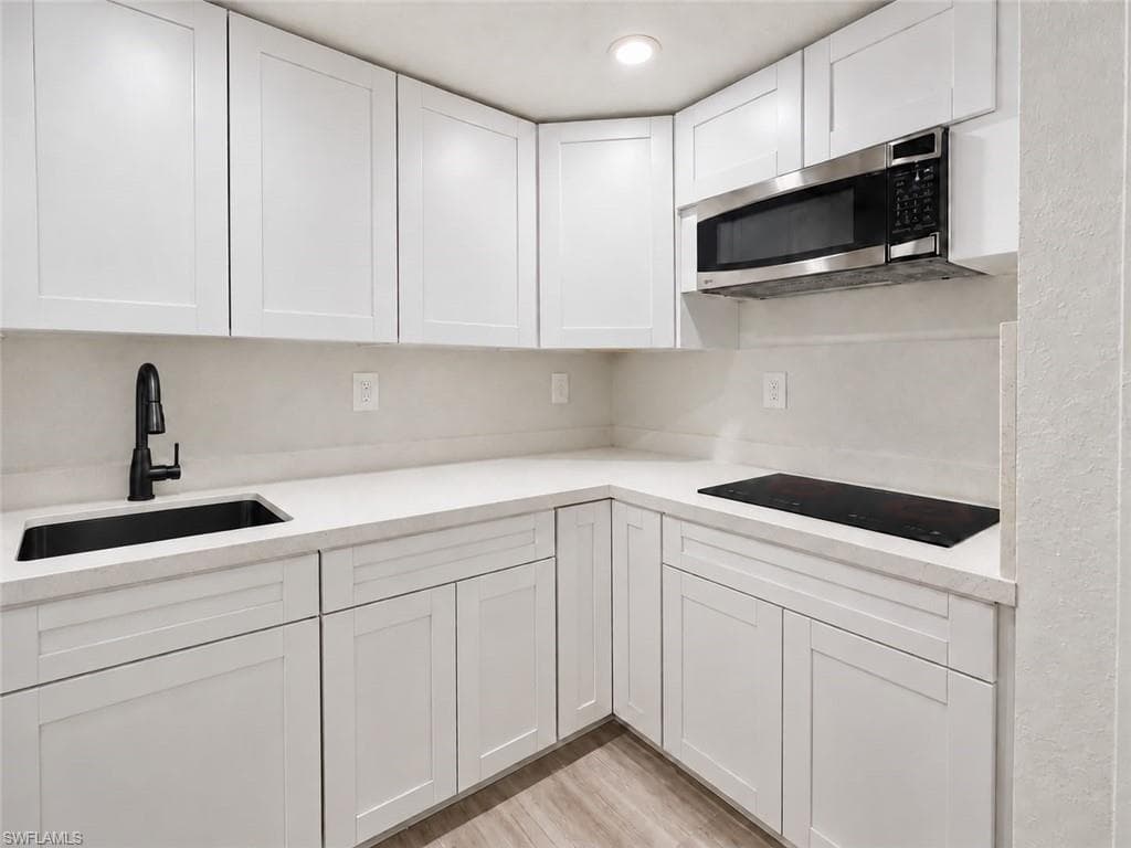 4050 Golden Gate Pkwy #219, Naples, photo 2