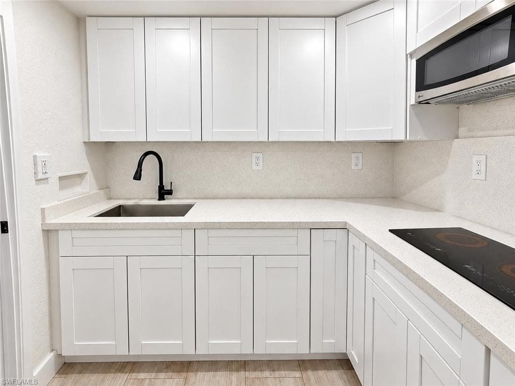 4050 Golden Gate Pkwy #219, Naples