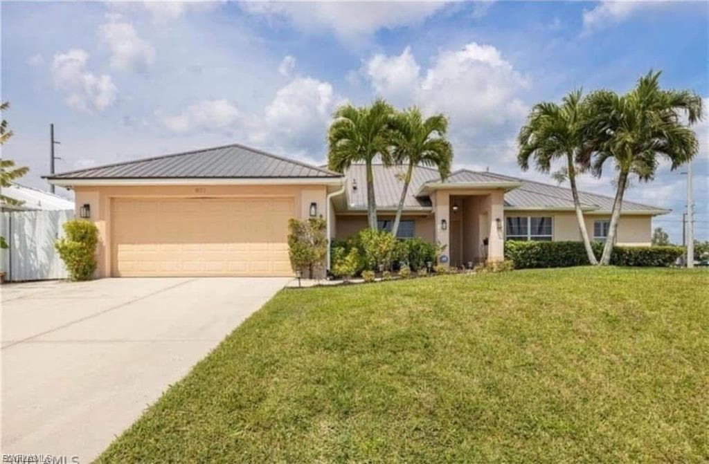 831 23rd Ter, Cape Coral
