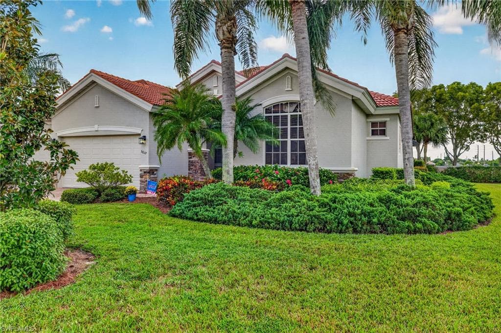 5637 Whispering Willow Way, Fort Myers, photo 2