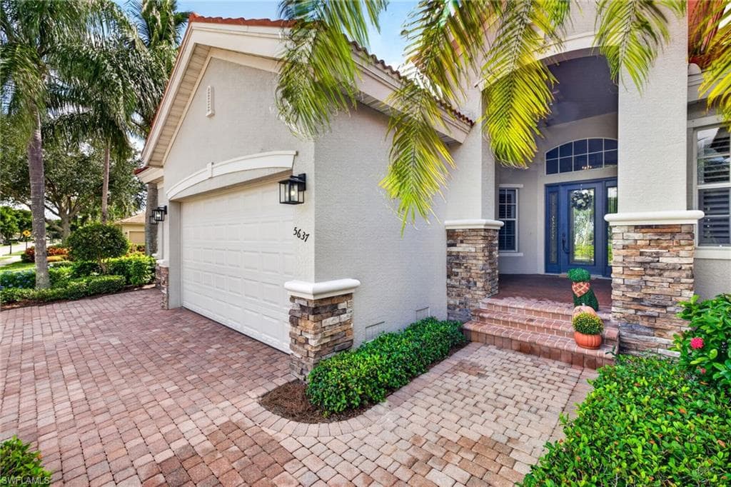 5637 Whispering Willow Way, Fort Myers, photo 3