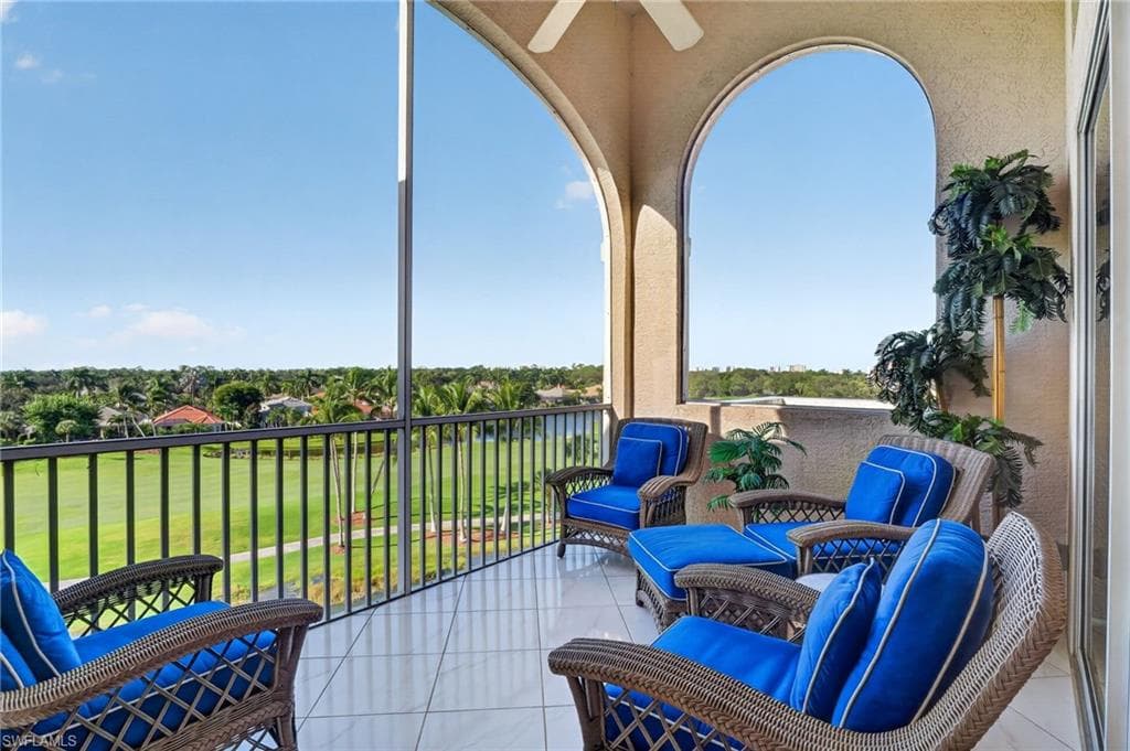 1600 Clermont Dr #403, Naples