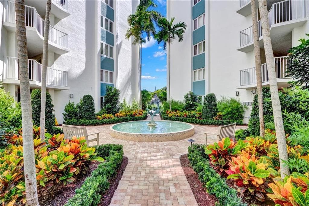 1300 Gulf Shore Blvd #110, Naples