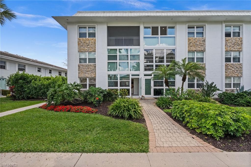 1021 3rd St #110, Naples