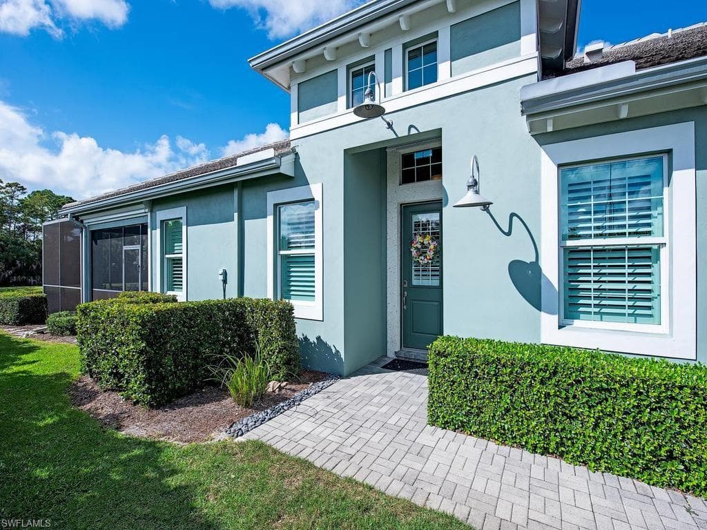 7202 Dominica Dr, Naples