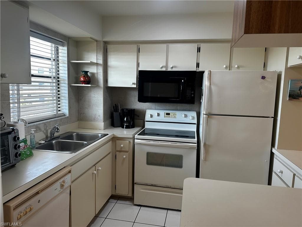 995 Anglers Cv #n405, Marco Island, photo 3