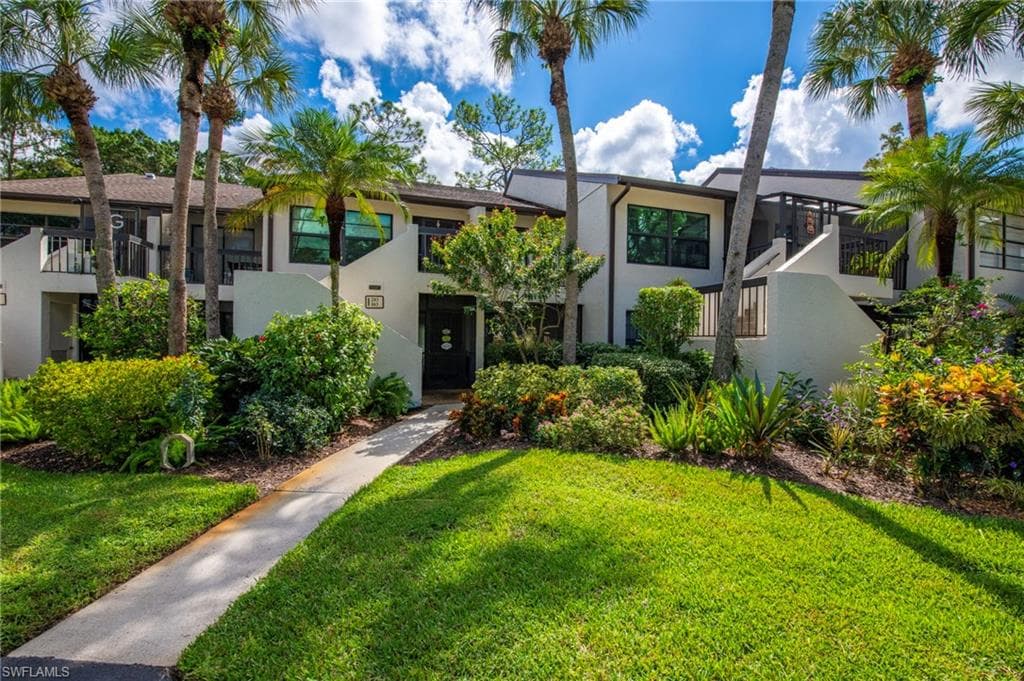 1798 Kings Lake Blvd #203, Naples