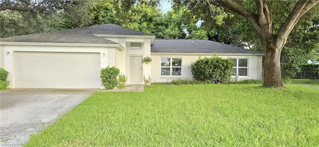 687 Grove Dr, Naples