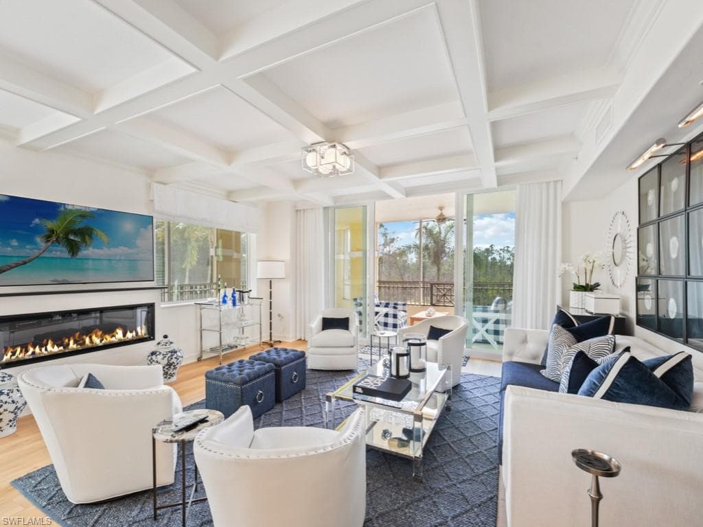 2738 Tiburon Blvd #202, Naples
