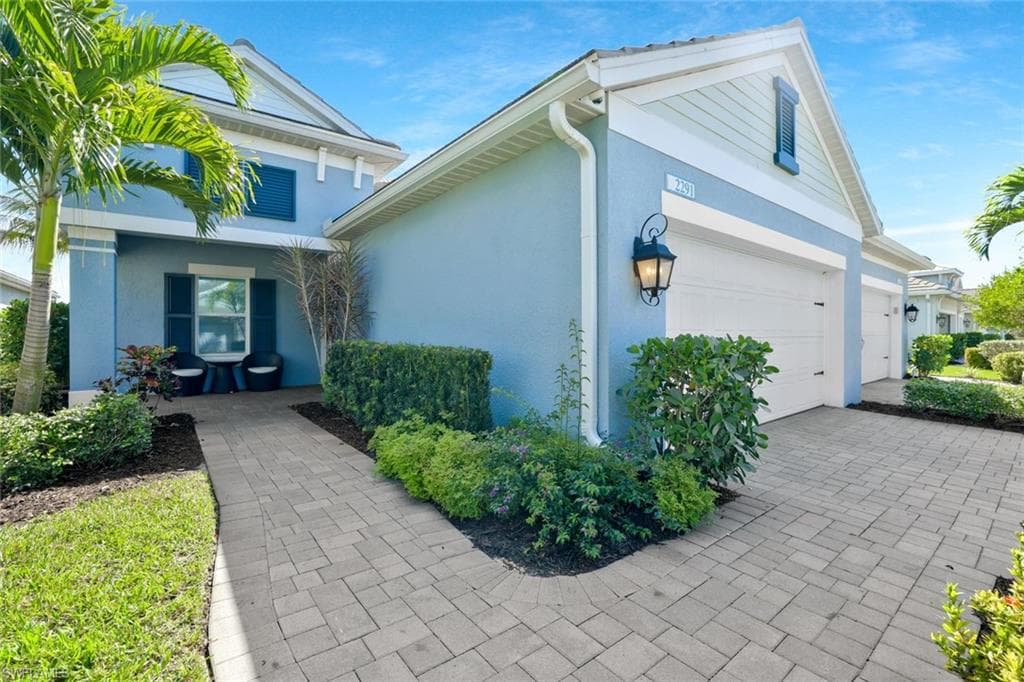 2291 Marquesa Cir, Naples