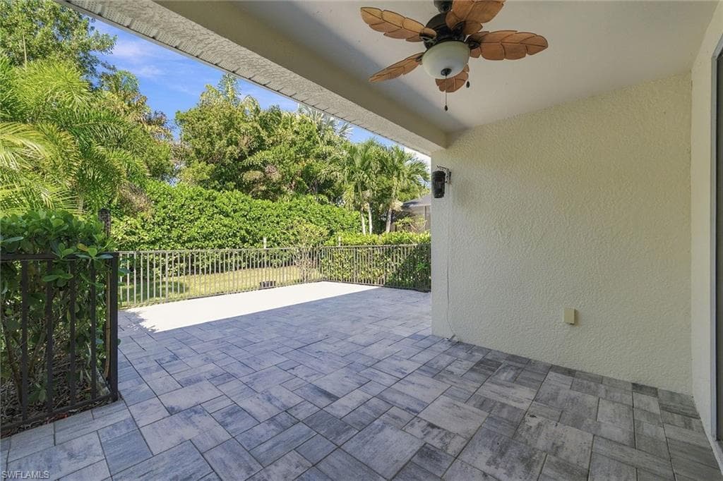 14943 Edgewater Cir, Naples, photo 2