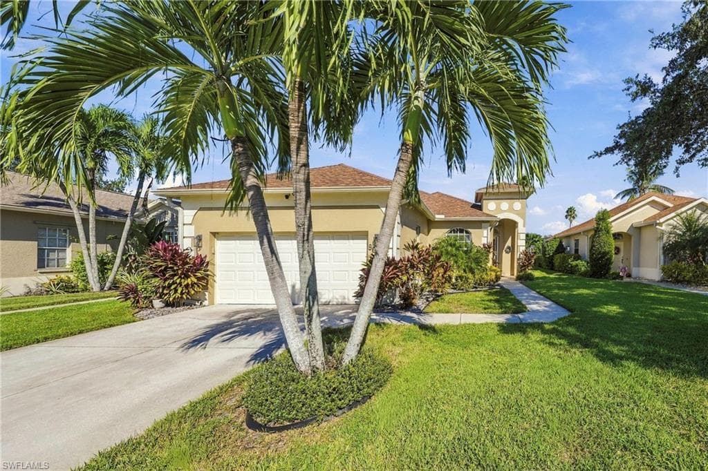 8070 Tauren Ct, Naples