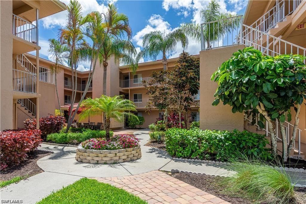 1075 Foxfire Ln #209, Naples, photo 2