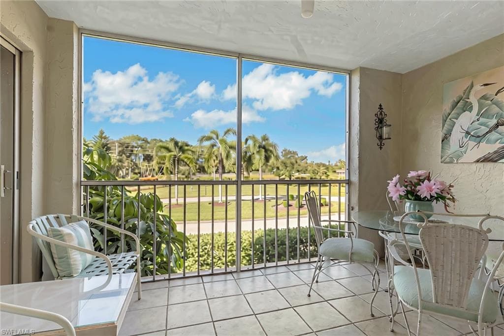 1075 Foxfire Ln #209, Naples