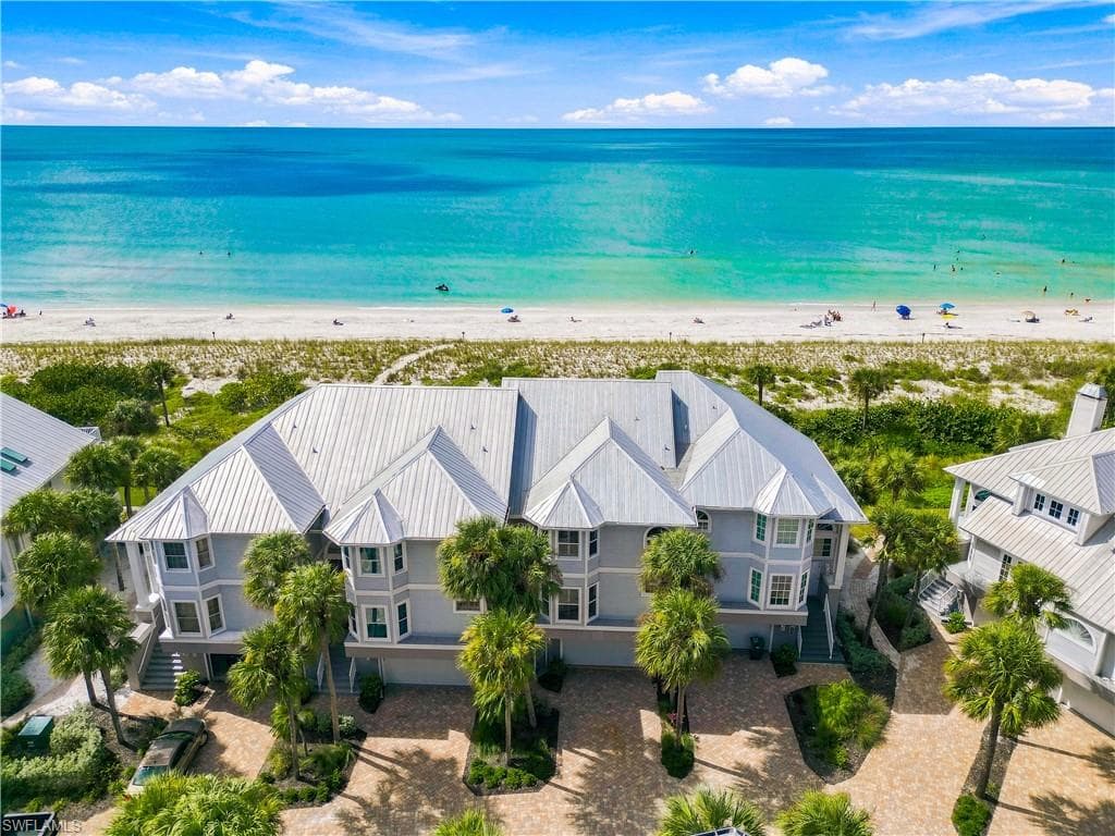 137 Barefoot Cir #4-8, Bonita Springs