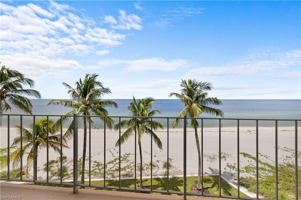 2011 Gulf Shore Blvd #44, Naples, photo 2