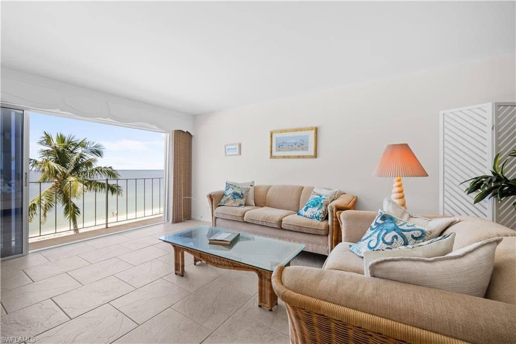 2011 Gulf Shore Blvd #44, Naples, photo 3