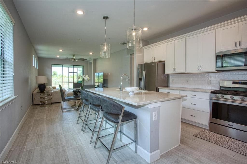 20032 Kingmont Dr, Estero, photo 2