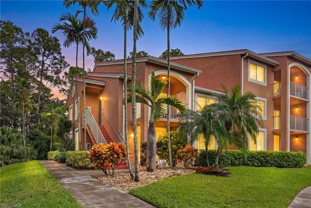 1240 Wildwood Lakes Blvd #101, Naples
