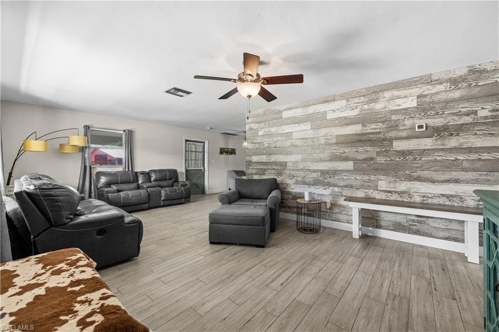 5080 Prevatt Ln, Fort Myers, photo 3