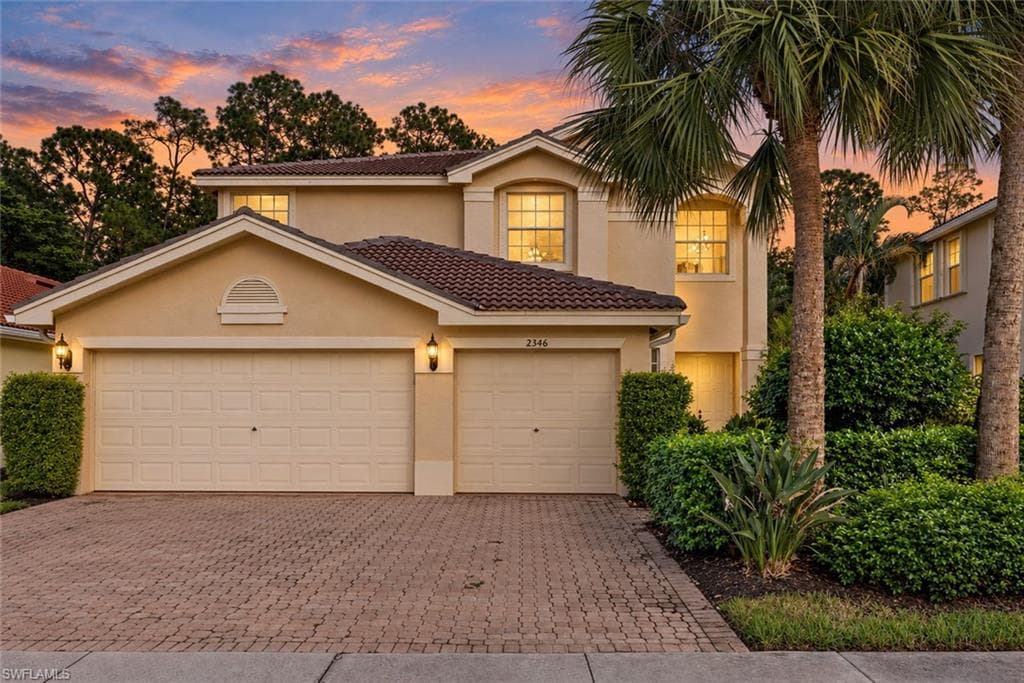 2346 Butterfly Palm Dr, Naples