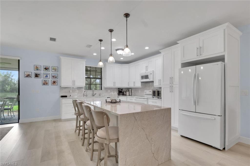 15068 Summit Place Cir #225, Naples, photo 2