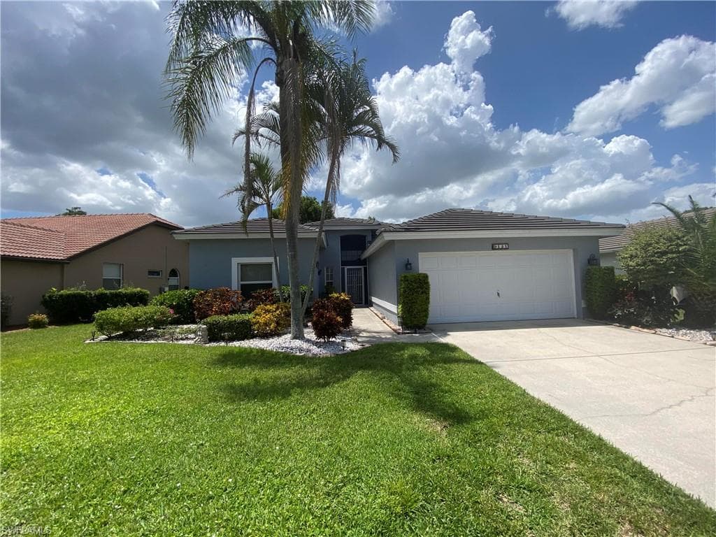 9131 Old Hickory Cir, Fort Myers