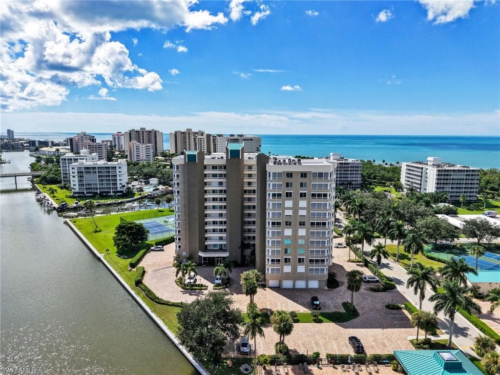 25 Bluebill Ave #204, Naples