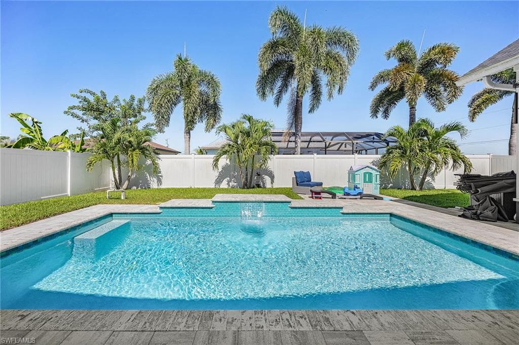 1305 10th Ter, Cape Coral, photo 3