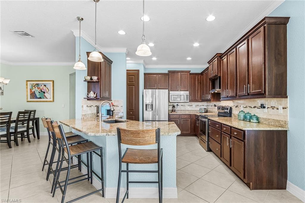 11221 Sparkleberry Dr, Fort Myers, photo 2