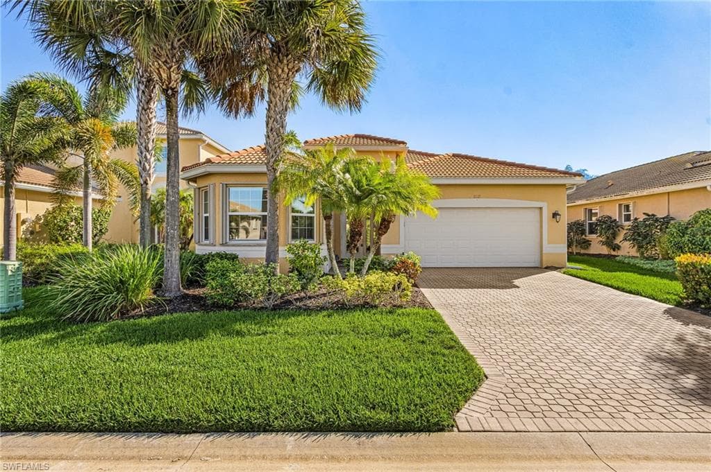 11221 Sparkleberry Dr, Fort Myers