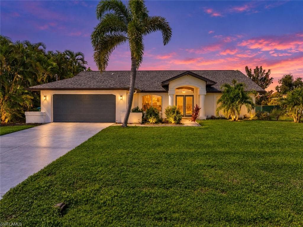 8 8th Pl, Cape Coral
