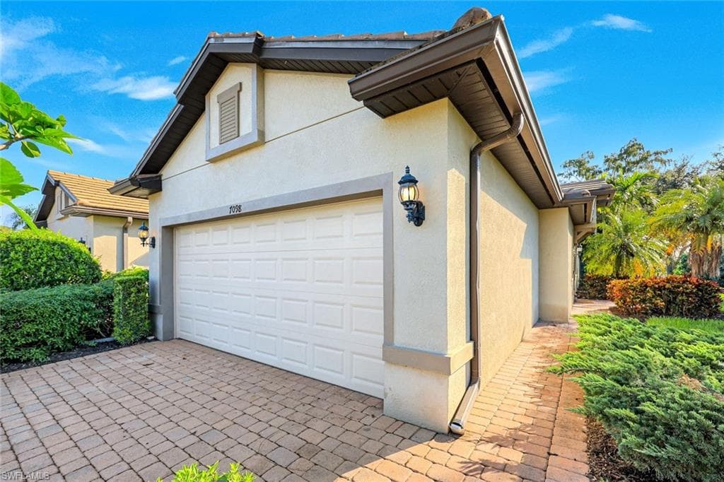 7098 Live Oak Dr, Naples, photo 2