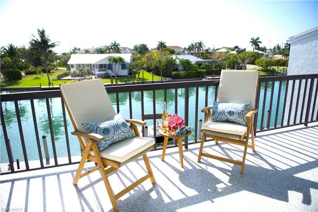 1250 Tennisplace Ct #b32, Sanibel