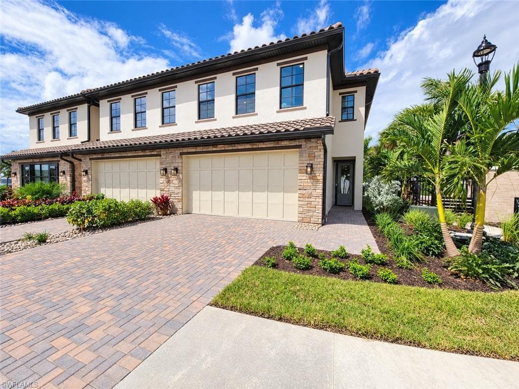21250 Estiva Villa Cir, Estero