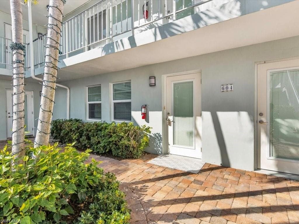604 12th Ave #604, Naples, photo 2